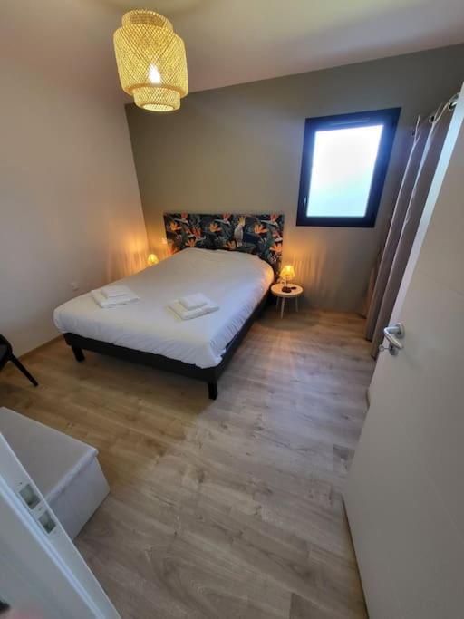 Rez-De-Jardin De Maison Avec Spa Et Borne D'Arcade โอริแยค ภายนอก รูปภาพ